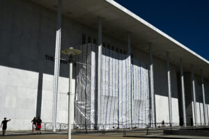 A judge says the Kennedy Center must update him on its plans — and address that tarp