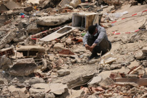 As Venezuelans struggle to find earthquake survivors, many blame the government