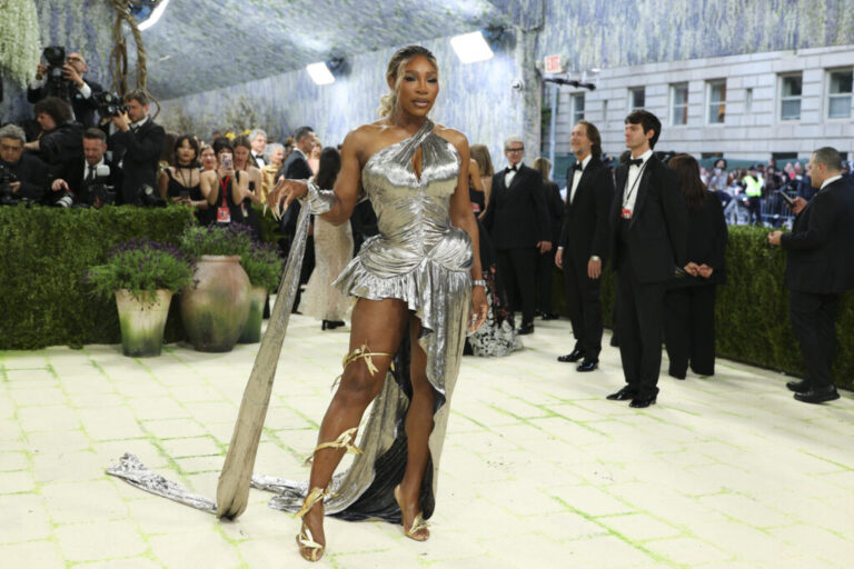 Serena Williams is returning from retirement to play doubles tennis at the HSBC Championship in London. Welcoming the news, the tournament stated,