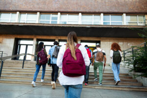 Student loan borrowers will get an interest rate cut if they sign up for auto pay