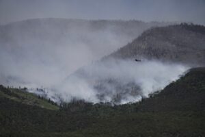 Three firefighters killed on Colorado-Utah border as wildfires intensify