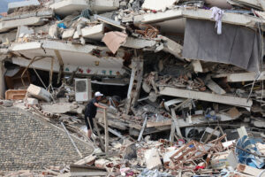 Rescuers scramble to find Venezuela earthquake survivors. And, SCOTUS rules on asylum