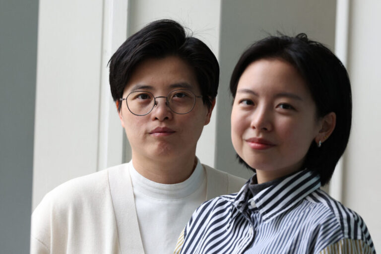 Taiwan Travelogue author Yáng Shuāng-zǐ, left, and translator Lin King are the first Taiwanese and Taiwanese-American winners of the International Booker Prize. They are pictured above in London on Monday.