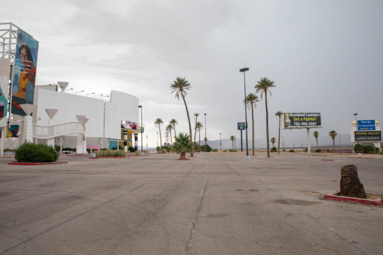 The Prizm Outlets located in Primm Nevada is now almost entirely deserted.