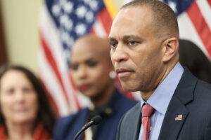 Hakeem Jeffries addresses Democratic Party divisions, says Trump is the bigger issue