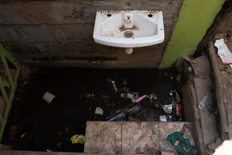 Women use public toilets during the day, but rely on buckets or open defecation in canals, or “flying toilets” (human waste put in plastic bags, thrown into the open) once dark – a result of too few facilities and lack of proper privacy and safety measures, such as locks and lighting.