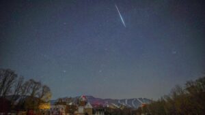 Shooting stars are just pea-sized rocks… and other space wonders