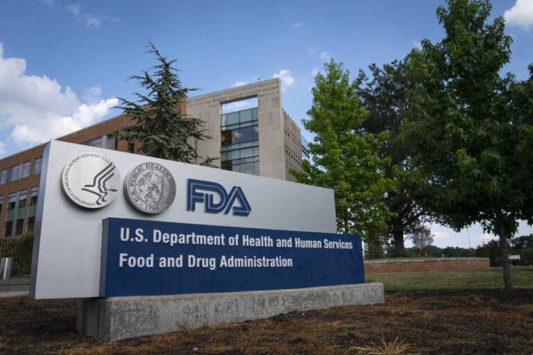 A panel of advisers to the Food and Drug Administration will vote on recommendations about seven popular peptides.