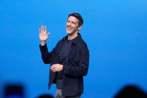 Fold the phone: Apple’s new CEO unveils a foldable iPhone