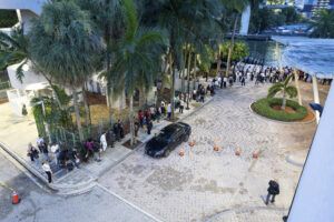 New immigration court tactic leads to huge lines and chaos in Miami